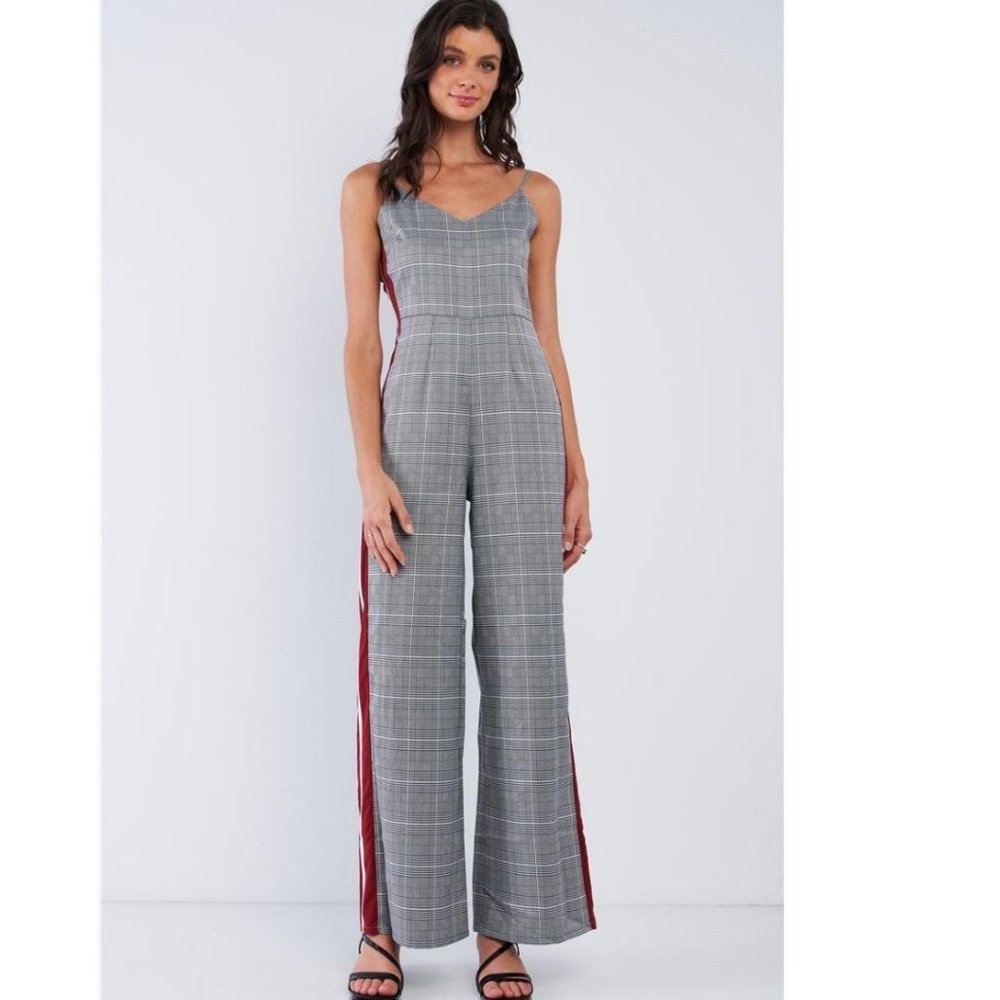 🥳🥳HP🥳🥳Chic Wide legged Jumpsuit NWT - Picture 3 of 3